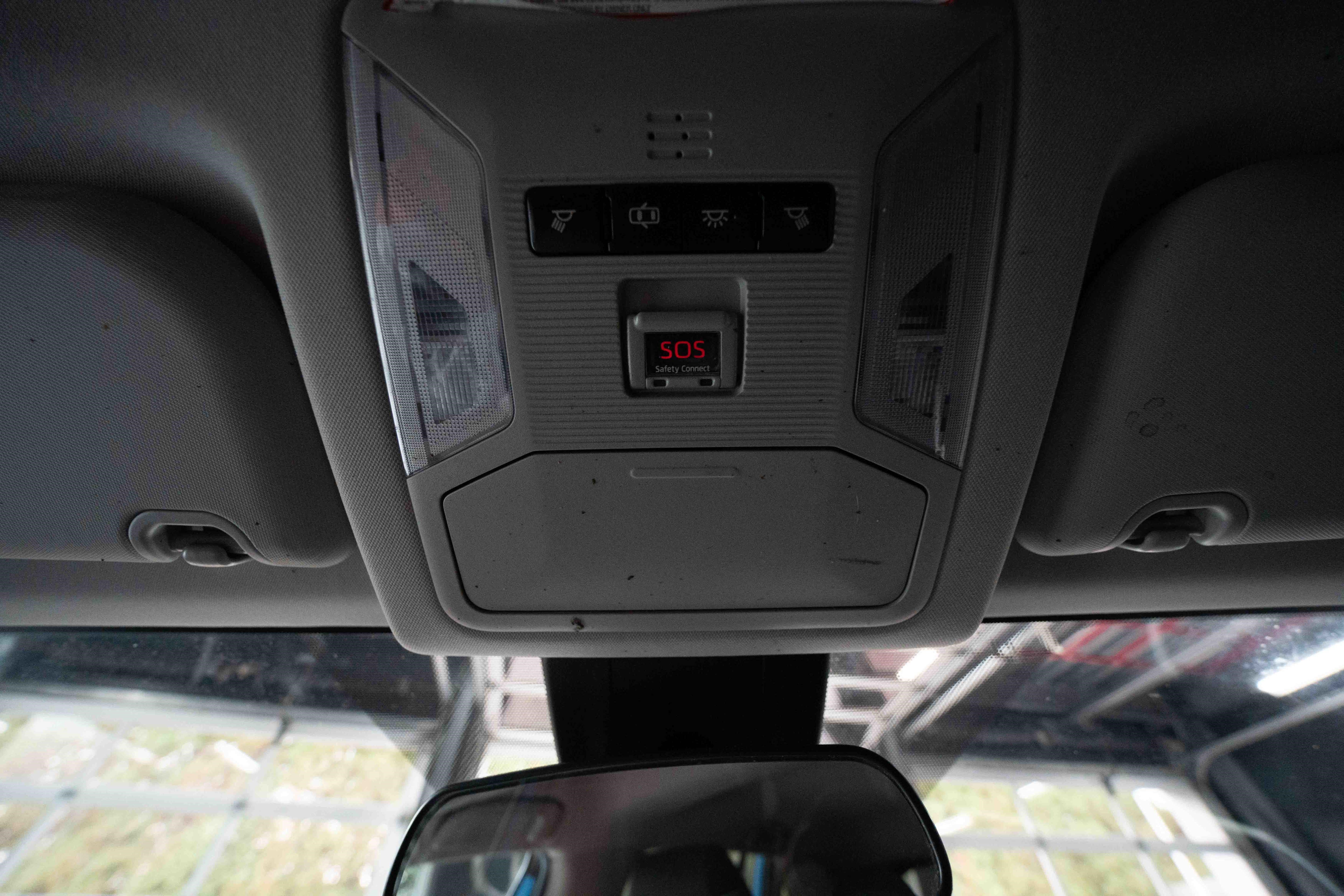 Used 2019 Toyota RAV4 LE w/ Carpet Mat Package AWD/4WD image 18