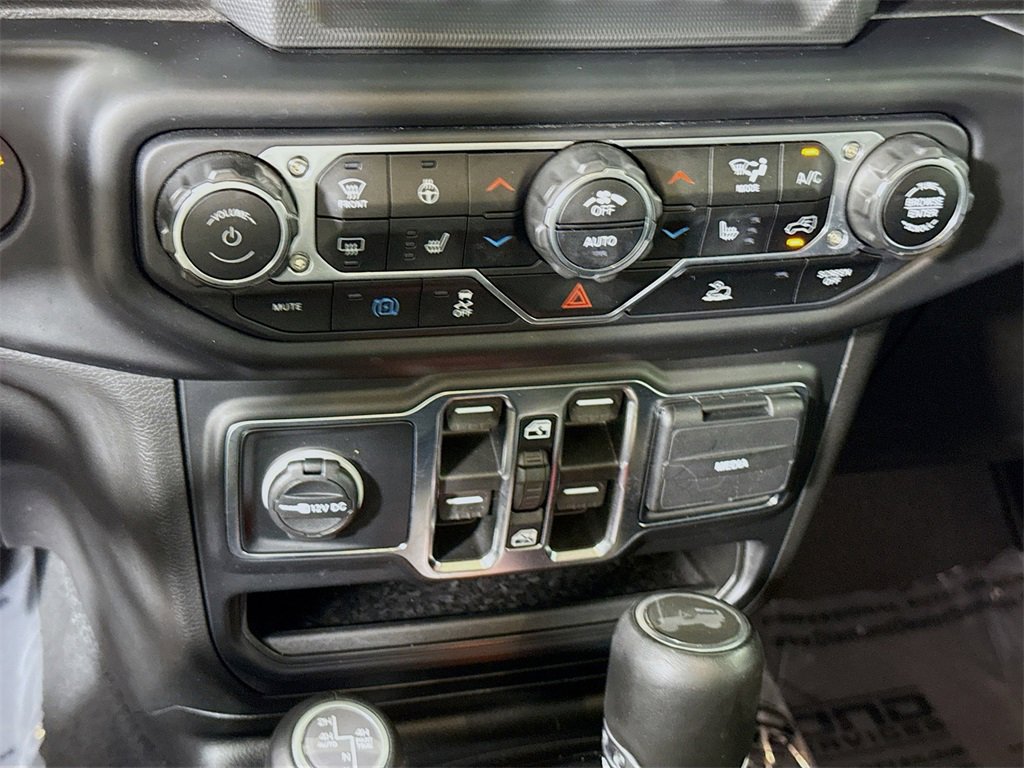 Used 2022 Jeep Wrangler Unlimited Sahara w/ Cold Weather Group image 10