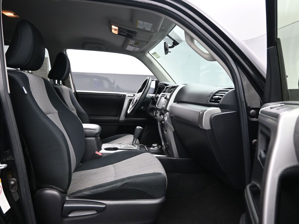 Used 2015 Toyota 4Runner SR5 image 27