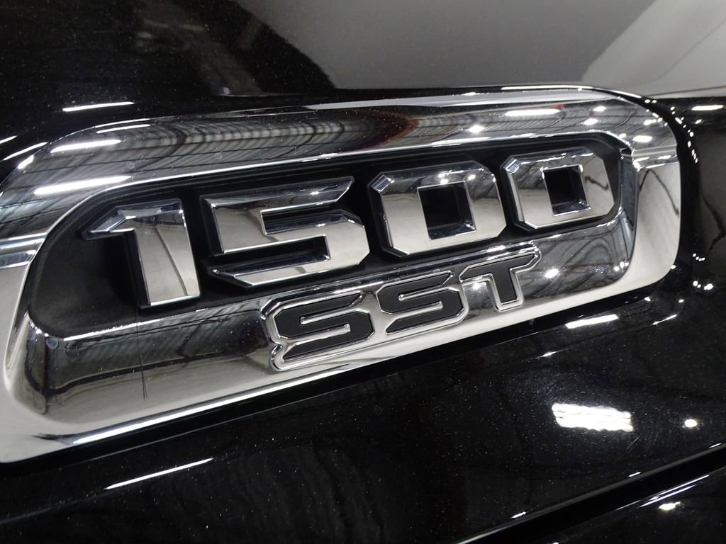 Used 2025 RAM 1500 Laramie image 40