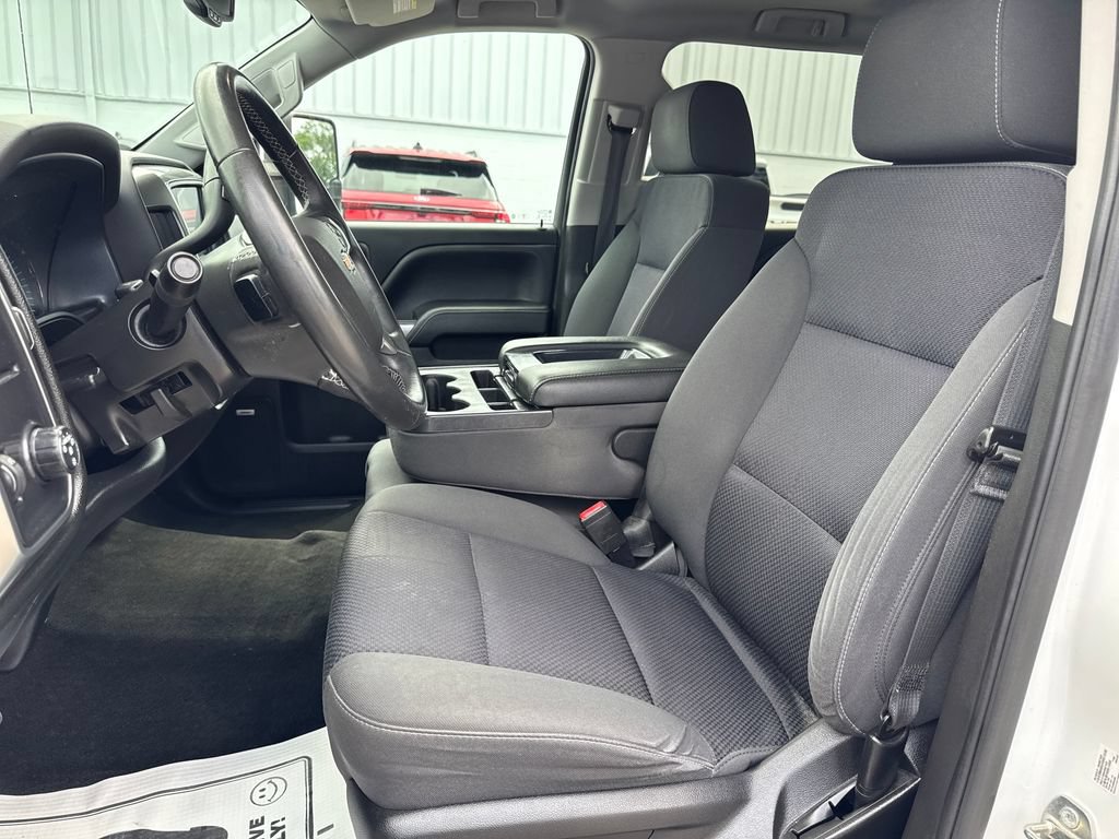 Used 2018 Chevrolet Silverado 1500 LT w/ Max Trailering Package RWD image 10