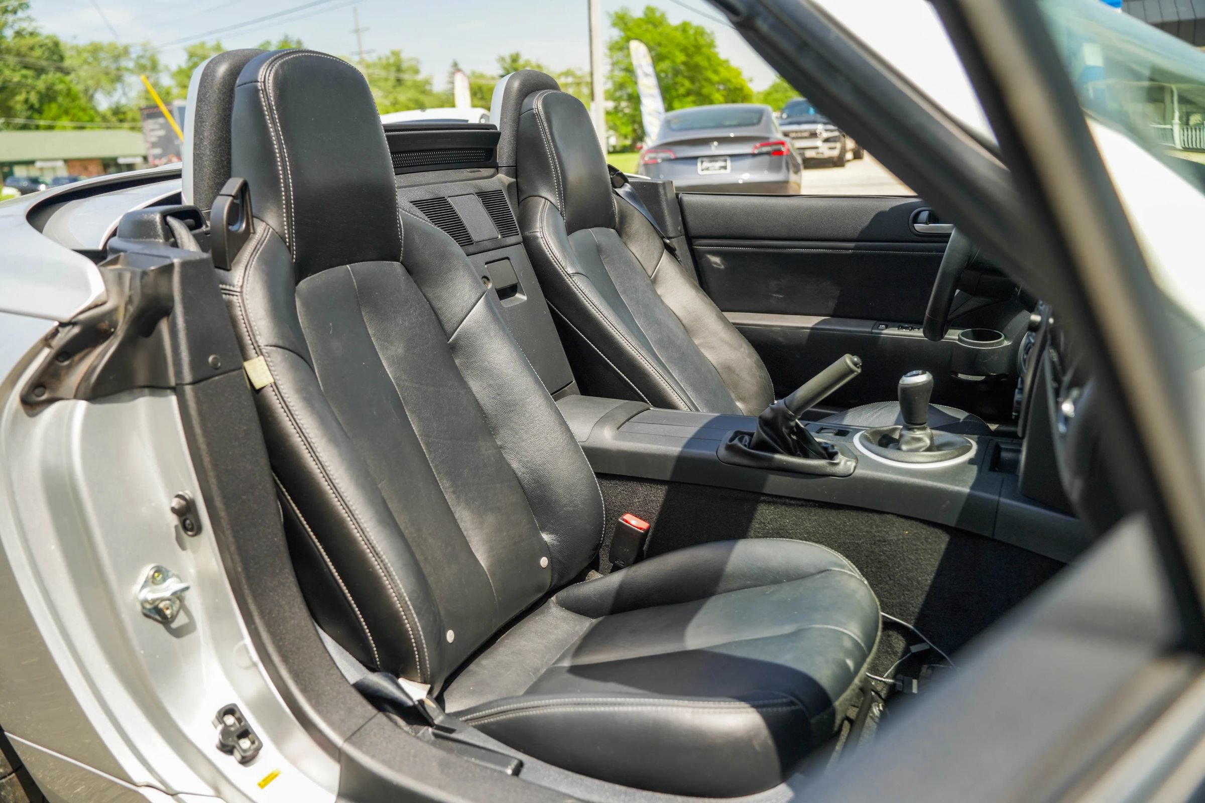 Used 2008 MAZDA MX-5 Miata Grand Touring w/ Premium Pkg RWD image 24