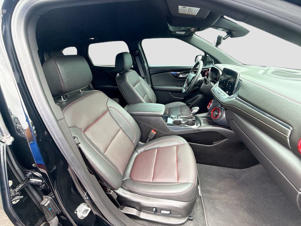 Used 2025 Chevrolet Blazer RS w/ Driver Confidence II Package FWD image 33