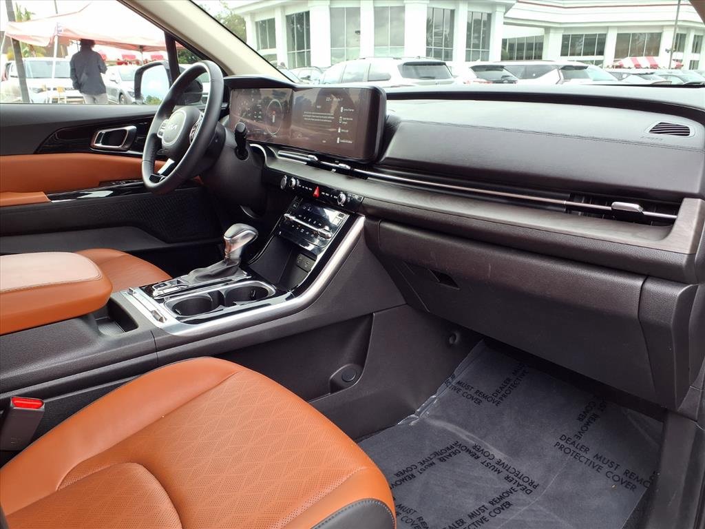 Certified 2024 Kia Carnival SX image 15