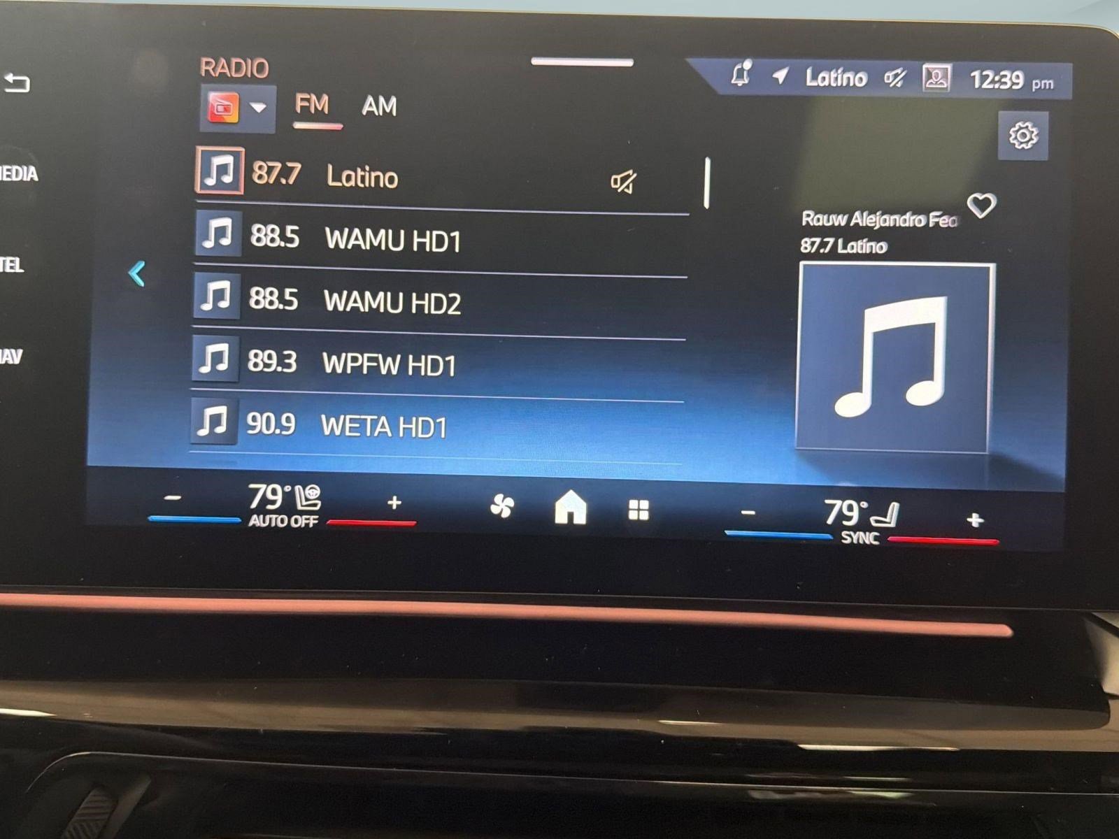 Certified 2025 BMW X2 xDrive28i w/ Technology Package image 21