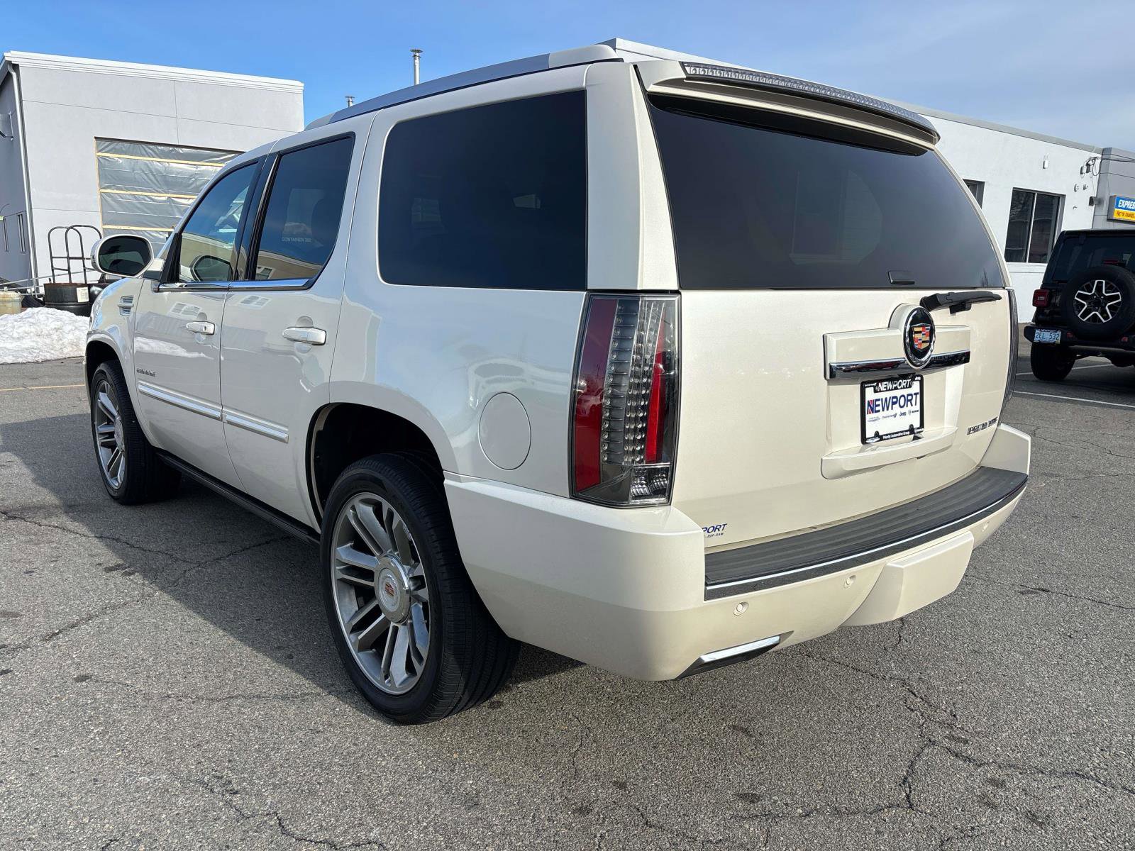 Used 2014 Cadillac Escalade Premium image 5
