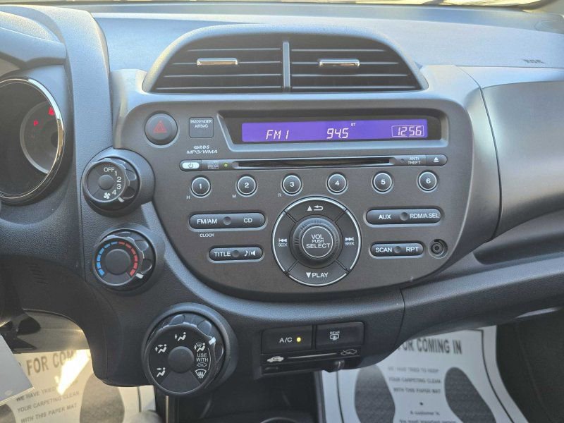 Used 2013 Honda Fit Sport image 21