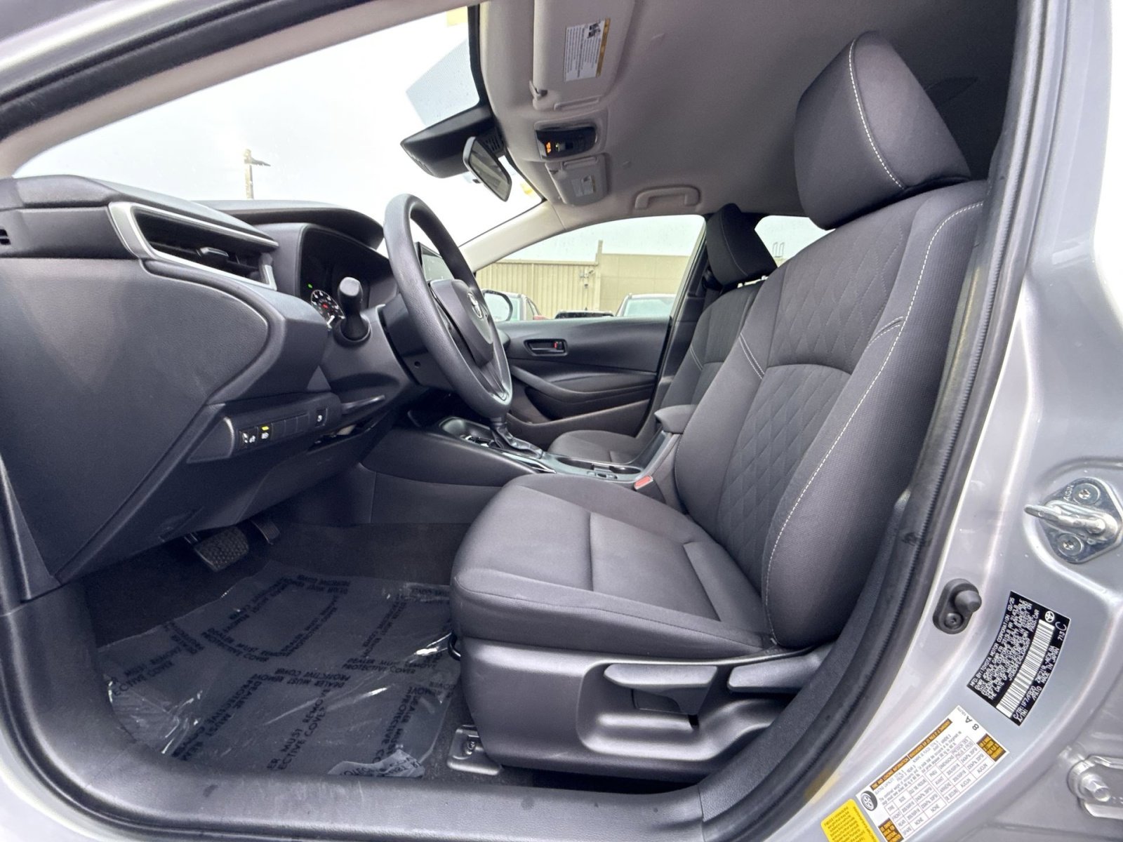 Used 2025 Toyota Corolla LE w/ Convenience Package image 8