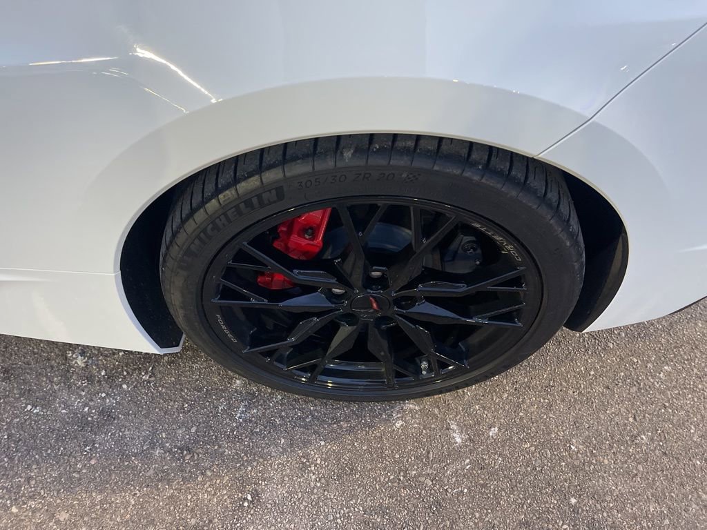 Used 2025 Chevrolet Corvette Stingray Coupe w/ 1LT image 19