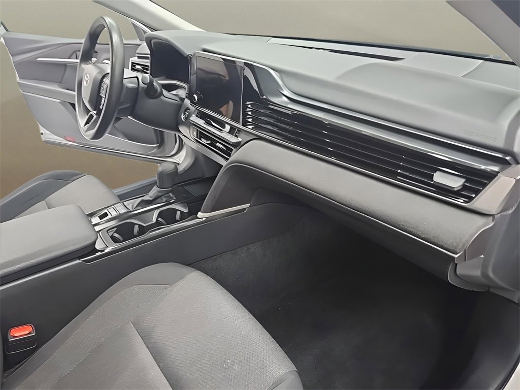 Used 2025 Toyota Camry LE image 19