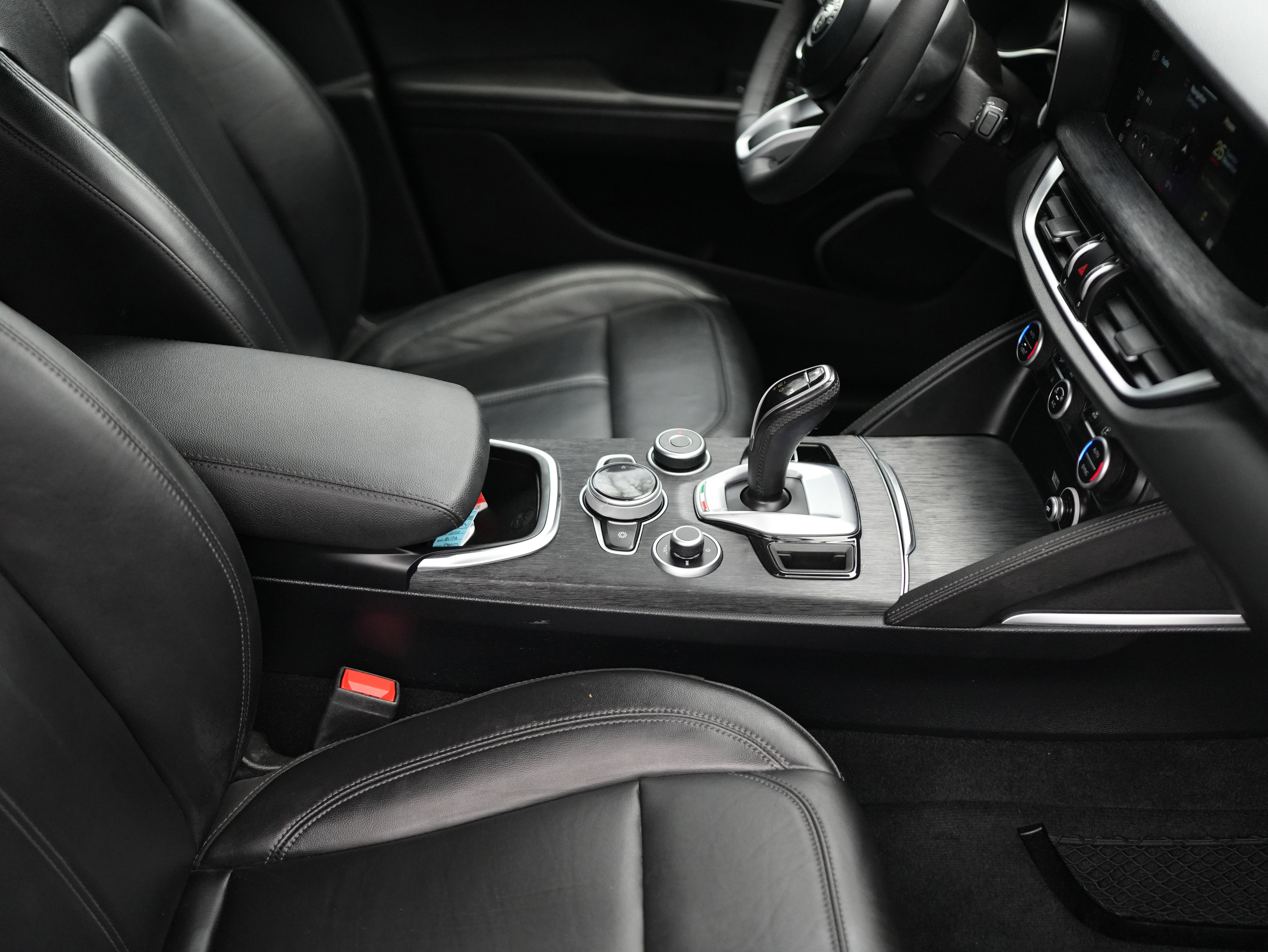 Used 2020 Alfa Romeo Stelvio Sport w/ Cold Weather Package image 20