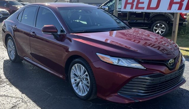 Used 2019 Toyota Camry XLE image 2