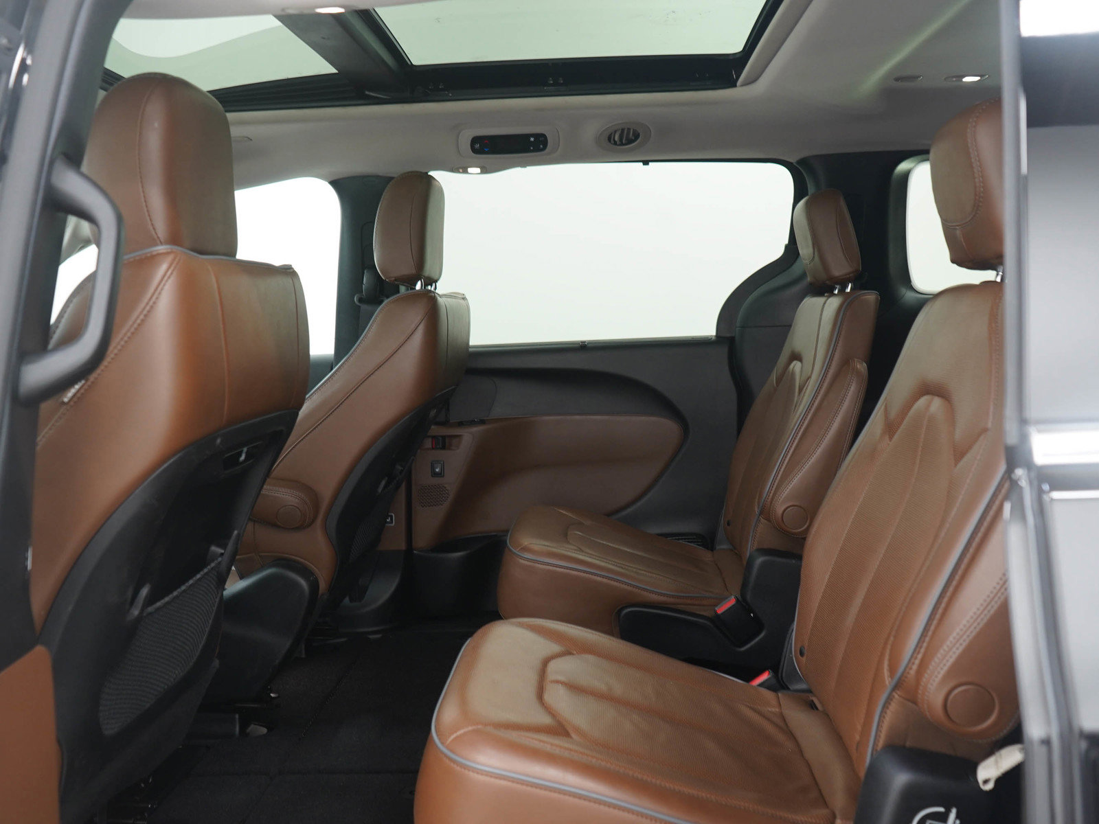 Used 2019 Chrysler Pacifica Limited image 17