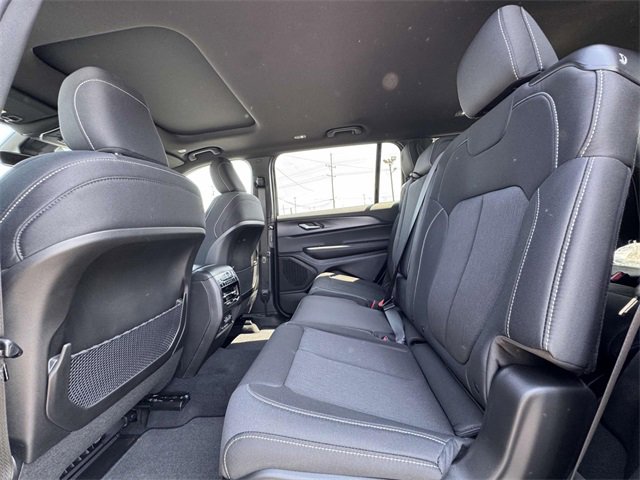 New 2025 Jeep Grand Cherokee L Laredo w/ Luxury Tech Group I image 17