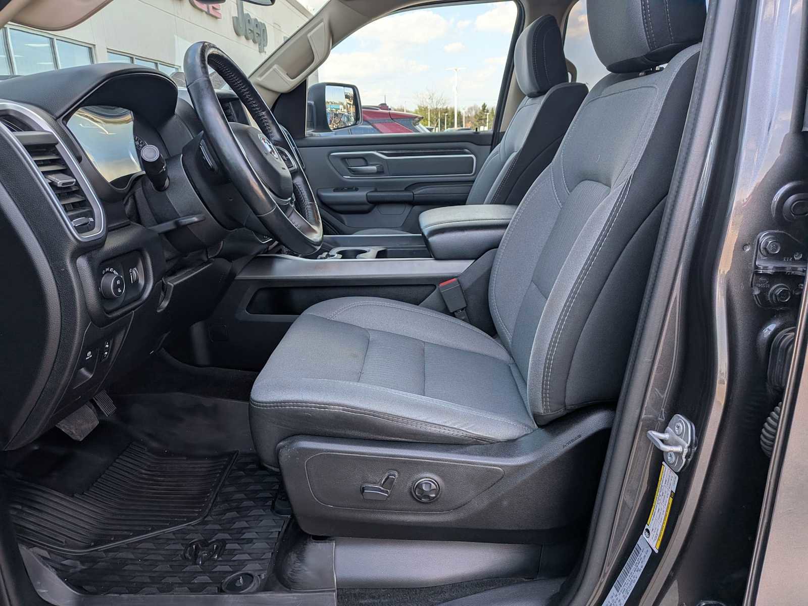 Used 2020 RAM 1500 Big Horn AWD/4WD image 14