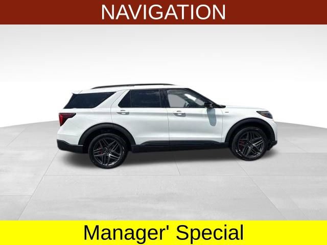 Used 2025 Ford Explorer ST-Line w/ ST-Line Street Pack AWD/4WD image 8