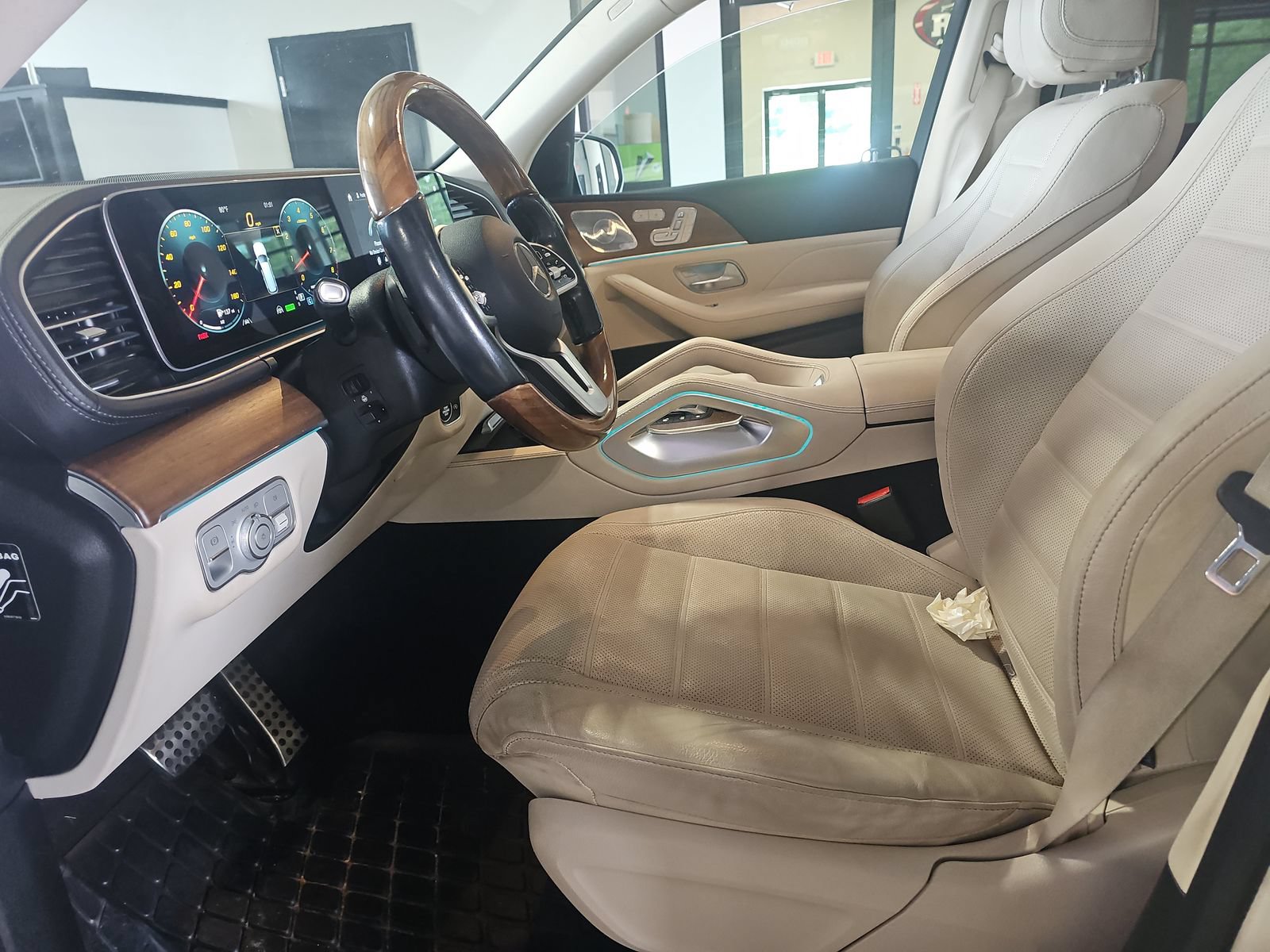 Used 2021 Mercedes-Benz GLS 580 4MATIC image 4