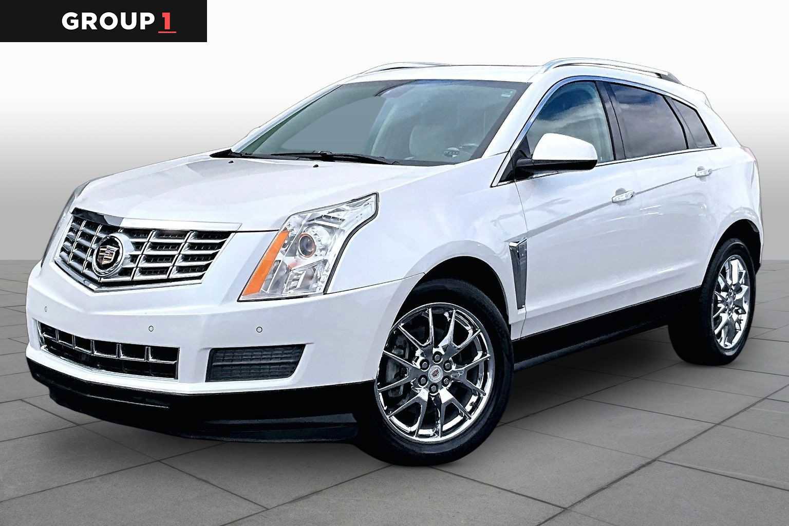 Used 2015 Cadillac SRX Luxury w/ Driver Awareness Package FWD image 1