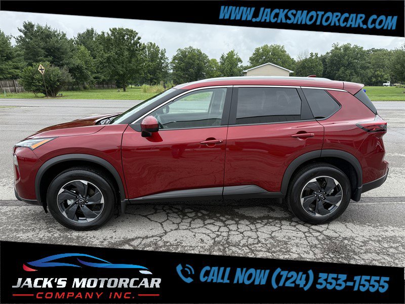 Used 2025 Nissan Rogue SV w/ SV Premium Package image 6