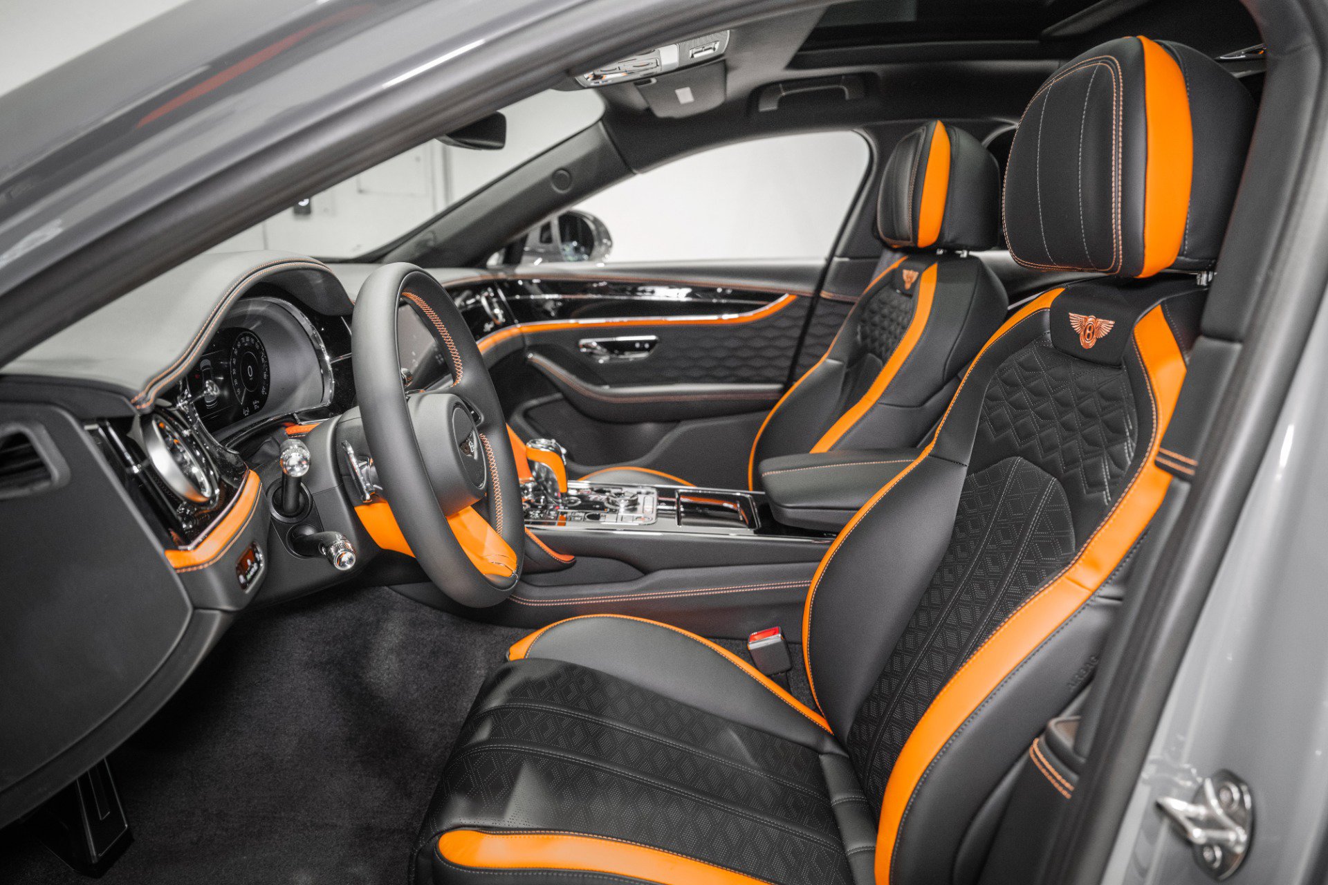 New 2026 Bentley Flying Spur Plug-In Hybrid image 18