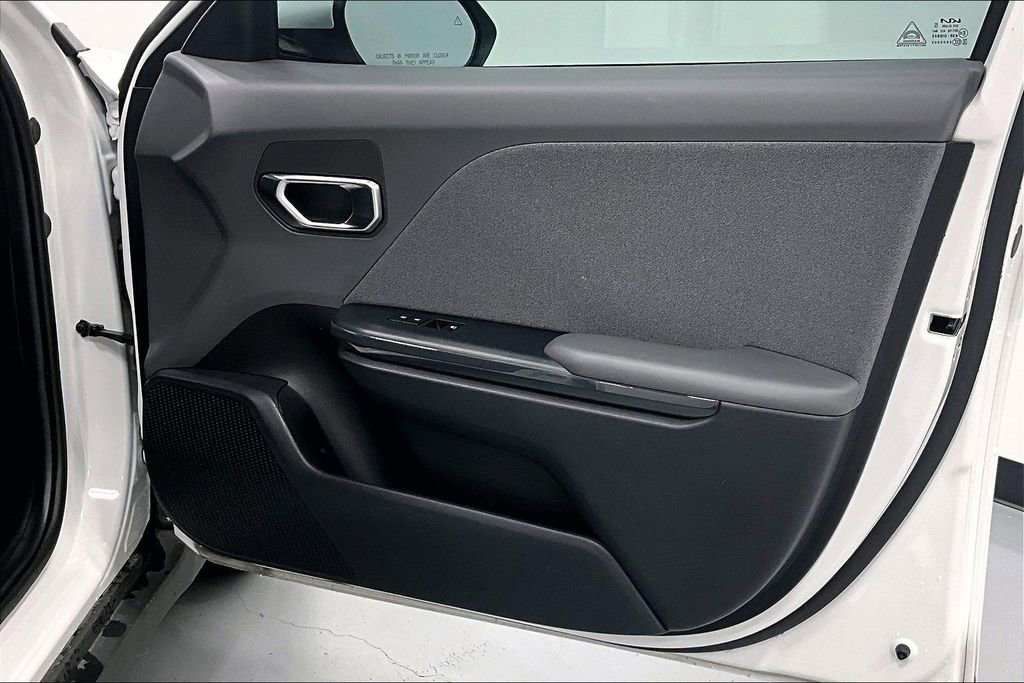 Used 2025 Kia K4 EX image 17