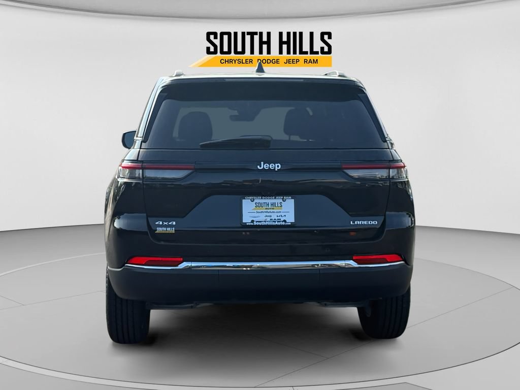 Used 2025 Jeep Grand Cherokee Laredo AWD/4WD image 4