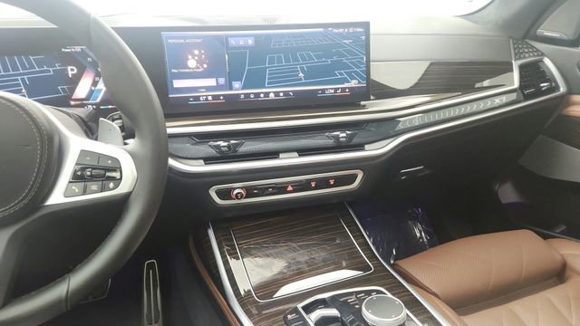 Used 2026 BMW X7 xDrive40i image 96