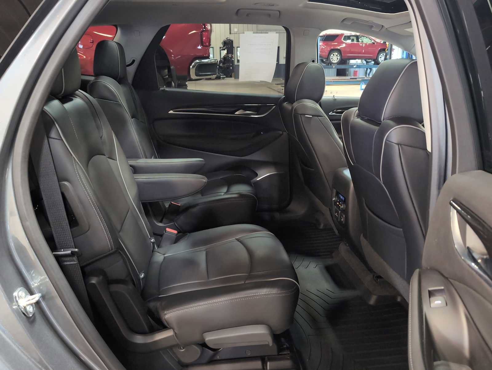 Used 2020 Buick Enclave Avenir w/ Avenir Technology Package image 28