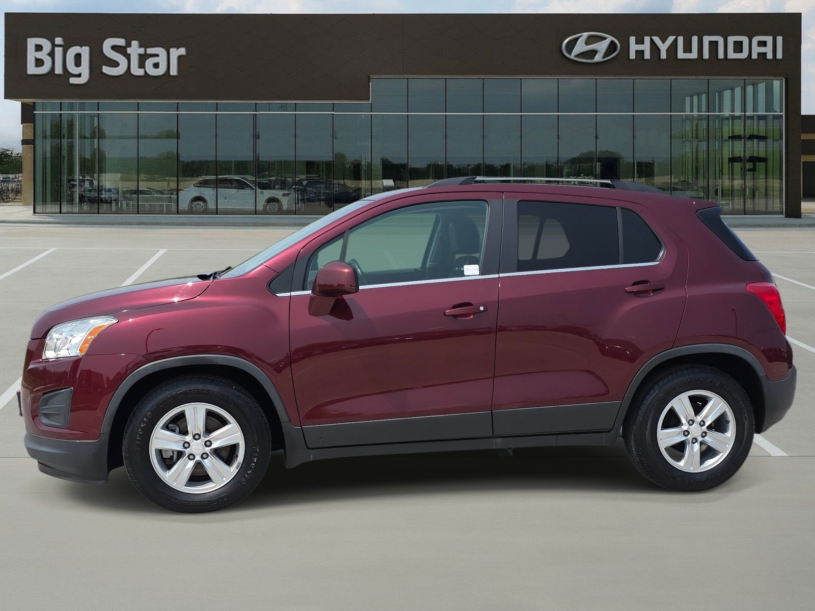 Used 2016 Chevrolet Trax LT w/ LT Sun and Sound Package FWD image 2