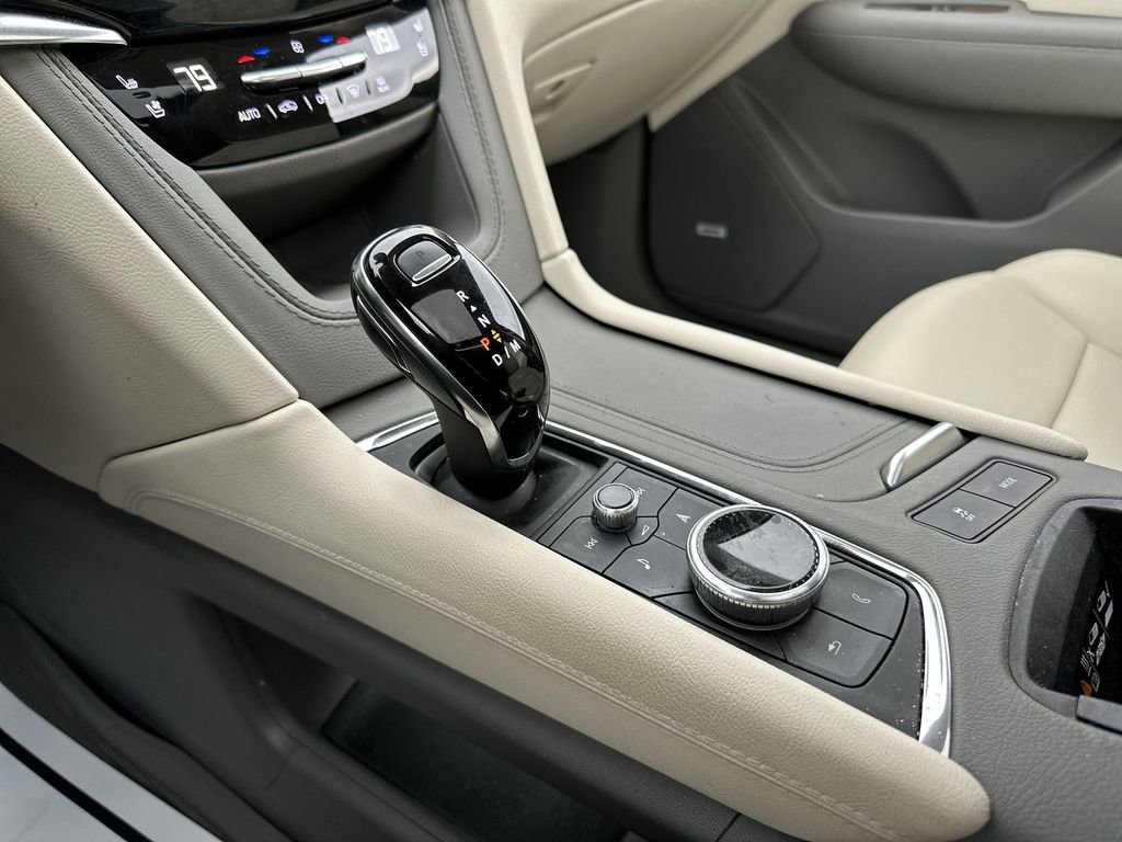 Used 2024 Cadillac XT6 Premium Luxury w/ Technology Package image 20
