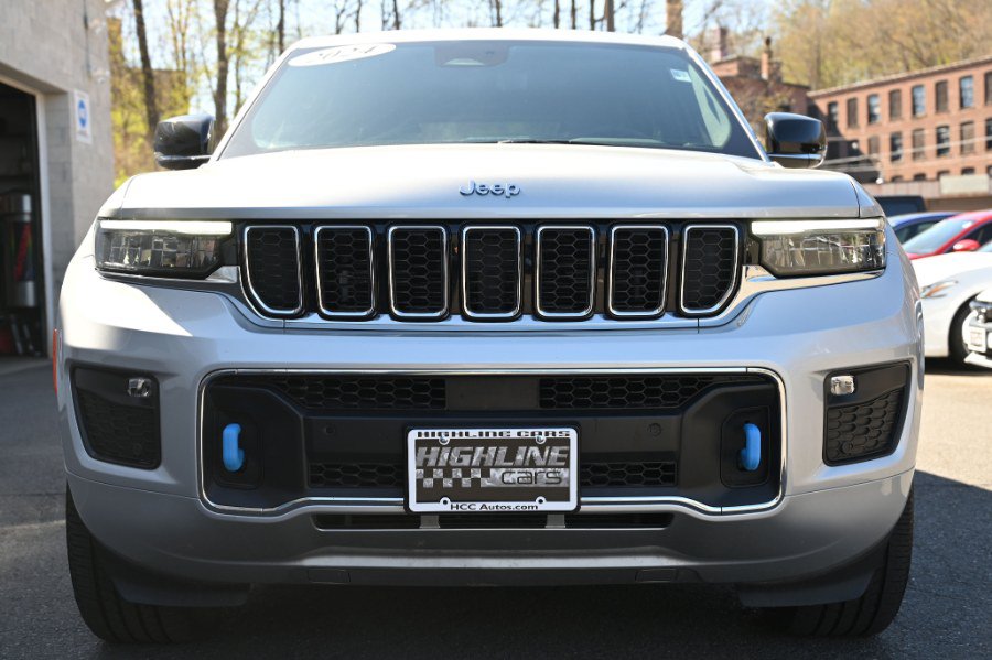 Used 2024 Jeep Grand Cherokee Overland w/ Luxury Tech Group IV AWD/4WD image 10