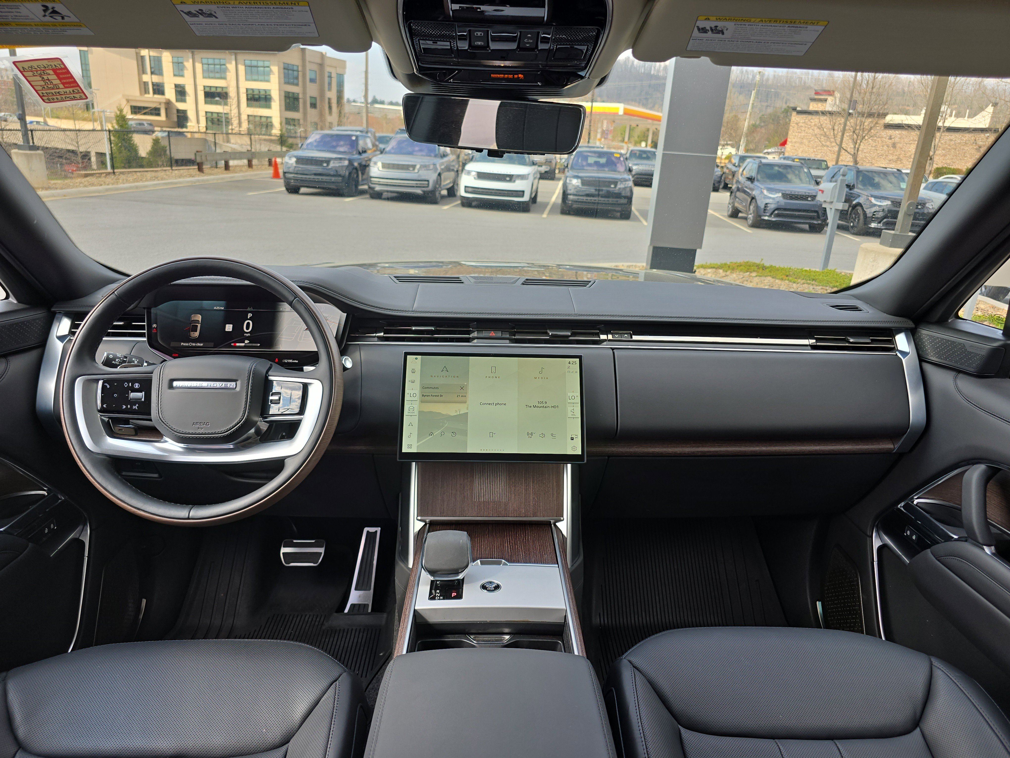 Certified 2025 Land Rover Range Rover Autobiography AWD/4WD image 17