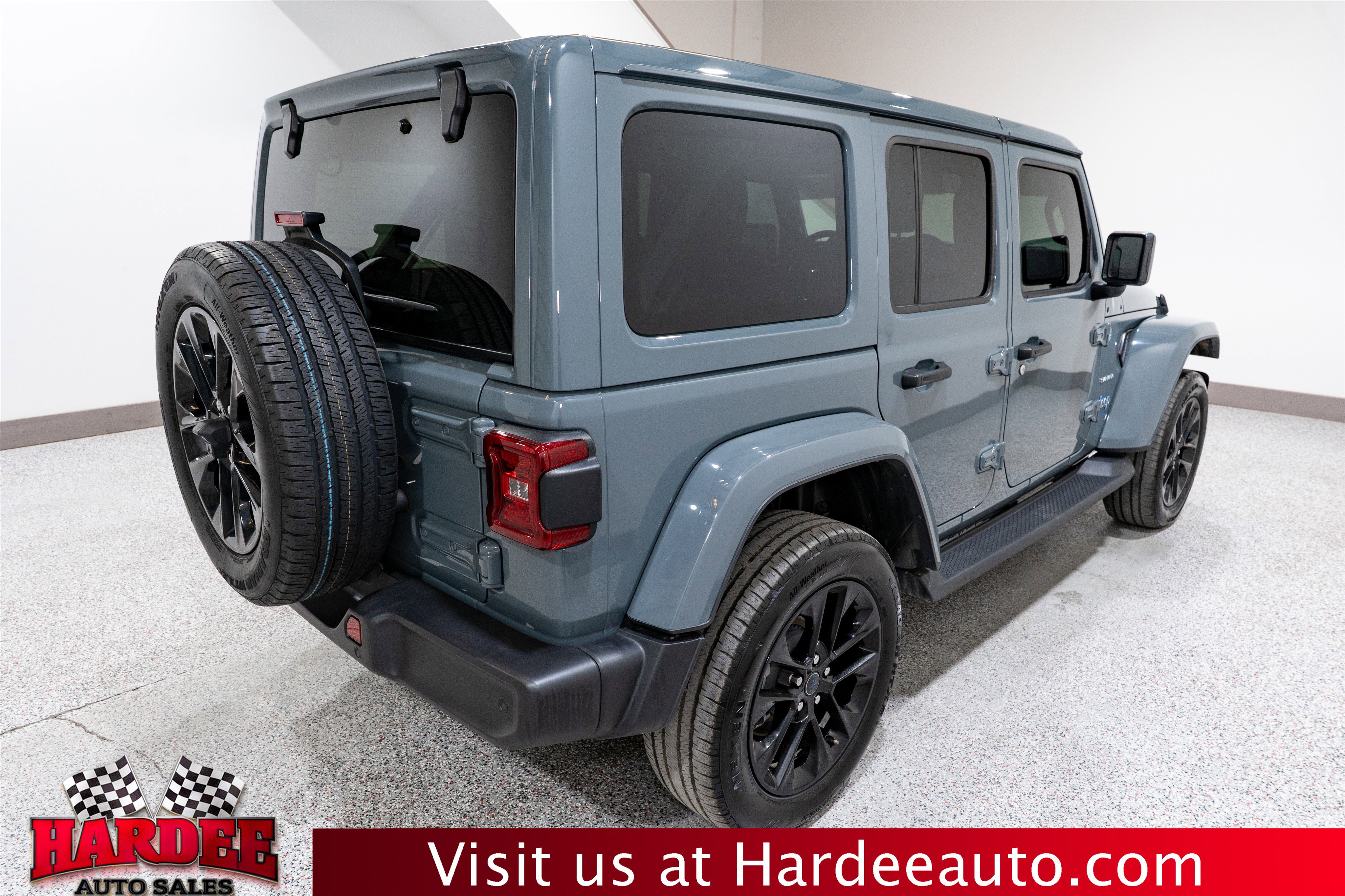 Used 2024 Jeep Wrangler Sahara w/ Safety Group AWD/4WD image 5