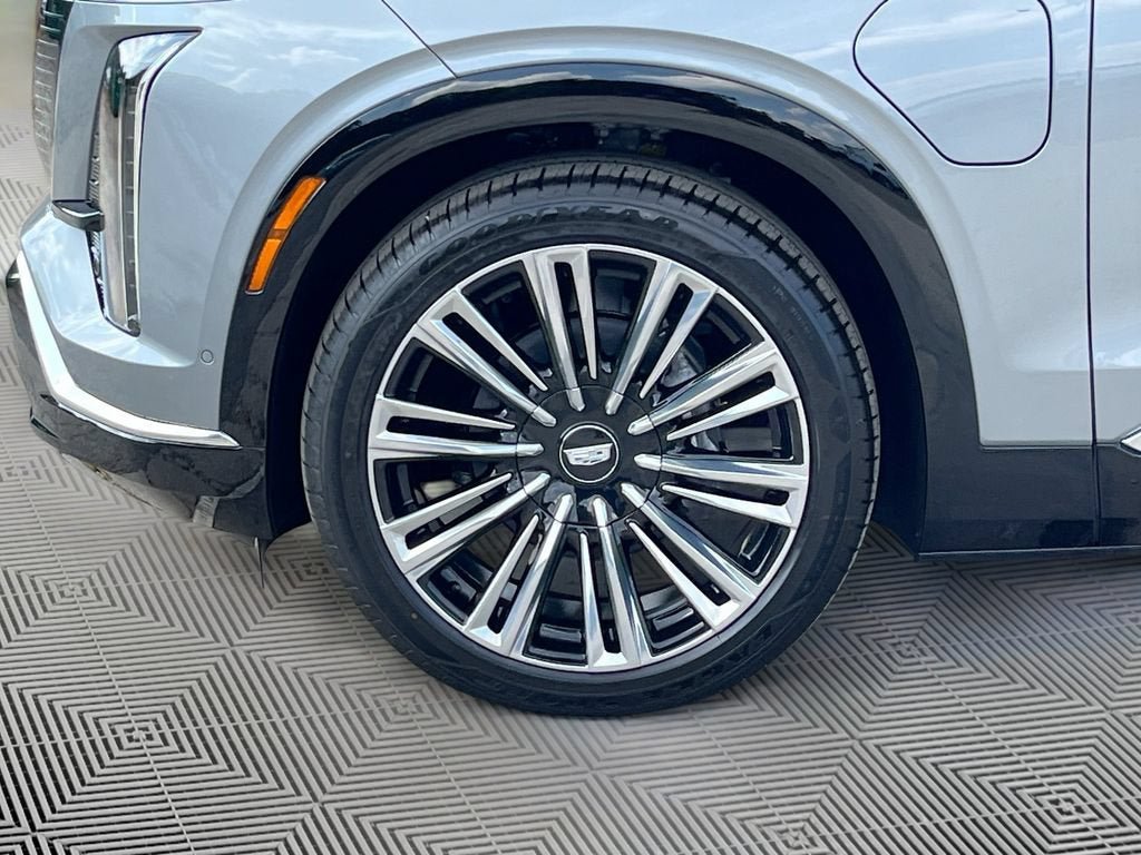New 2026 Cadillac Vistiq Premium Luxury w/ LPO, Floor Liner Package AWD/4WD image 29