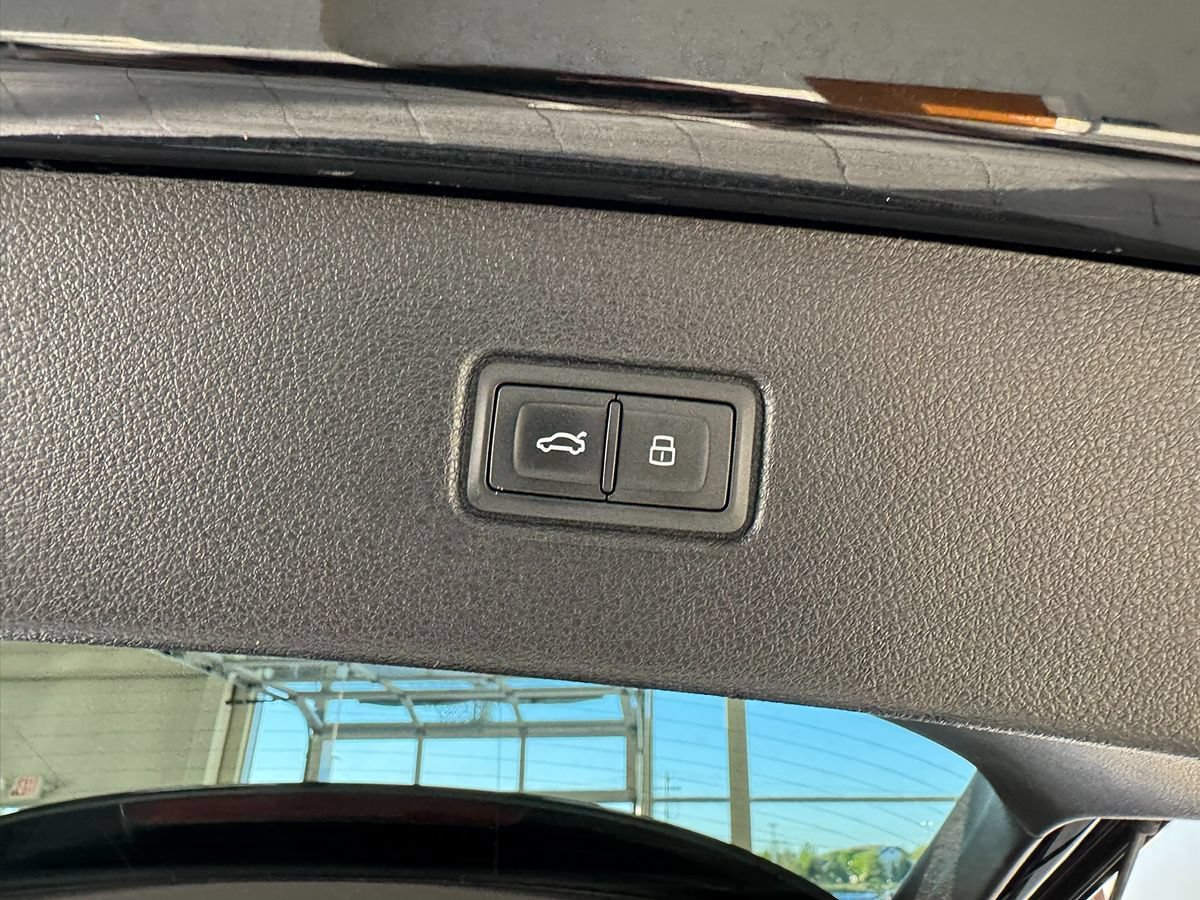 Used 2018 Audi Q7 3.0T Premium AWD/4WD image 56