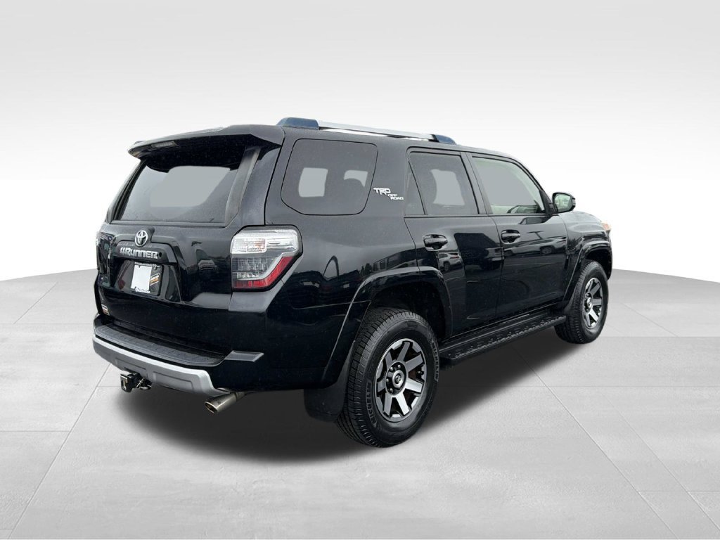 Used 2017 Toyota 4Runner TRD Off-Road AWD/4WD image 3