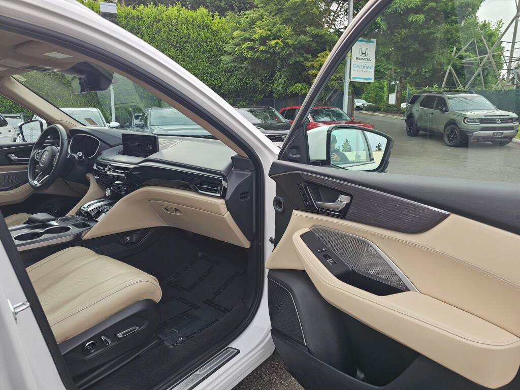 Used 2024 Acura MDX SH-AWD w/ Advance Package image 11