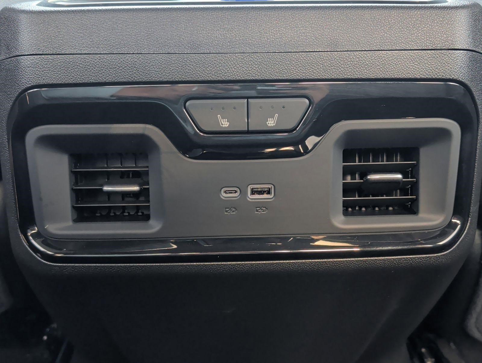 Used 2025 Chevrolet Silverado 2500 ZR2 w/ Technology Package image 22