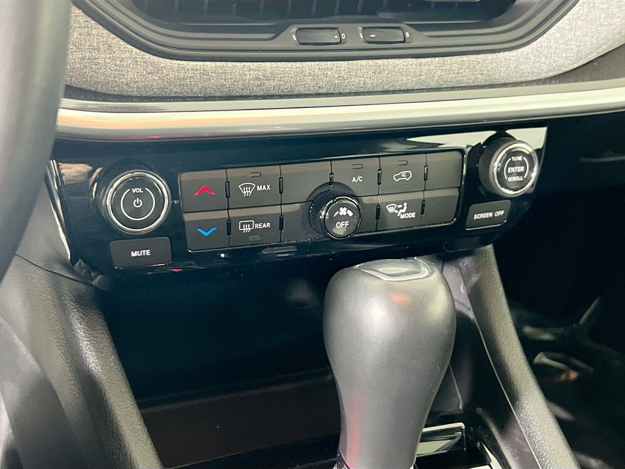 Used 2022 Jeep Compass Latitude w/ Sun and Sound Group image 15