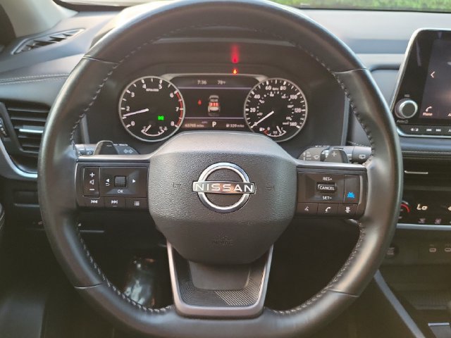 Used 2025 Nissan Rogue SV AWD/4WD image 14