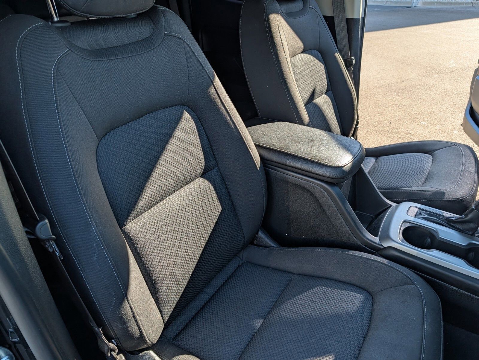 Used 2021 Chevrolet Colorado LT w/ LT Convenience Package RWD image 19