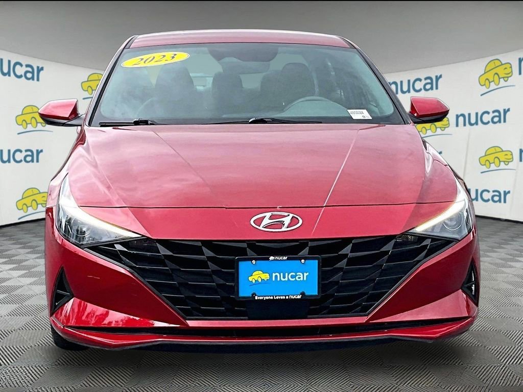Used 2023 Hyundai Elantra SEL w/ Convenience Package FWD image 2