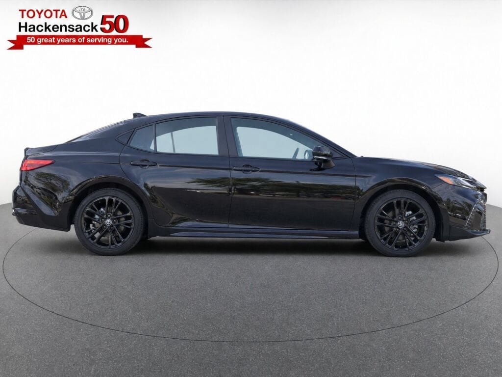 Used 2025 Toyota Camry SE w/ Convenience Package AWD/4WD image 8