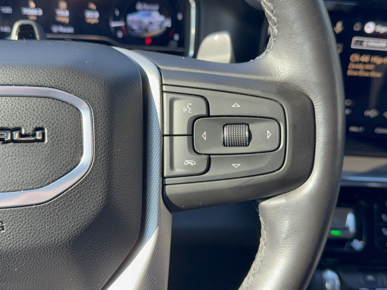 Used 2025 GMC Sierra 1500 Denali AWD/4WD image 19