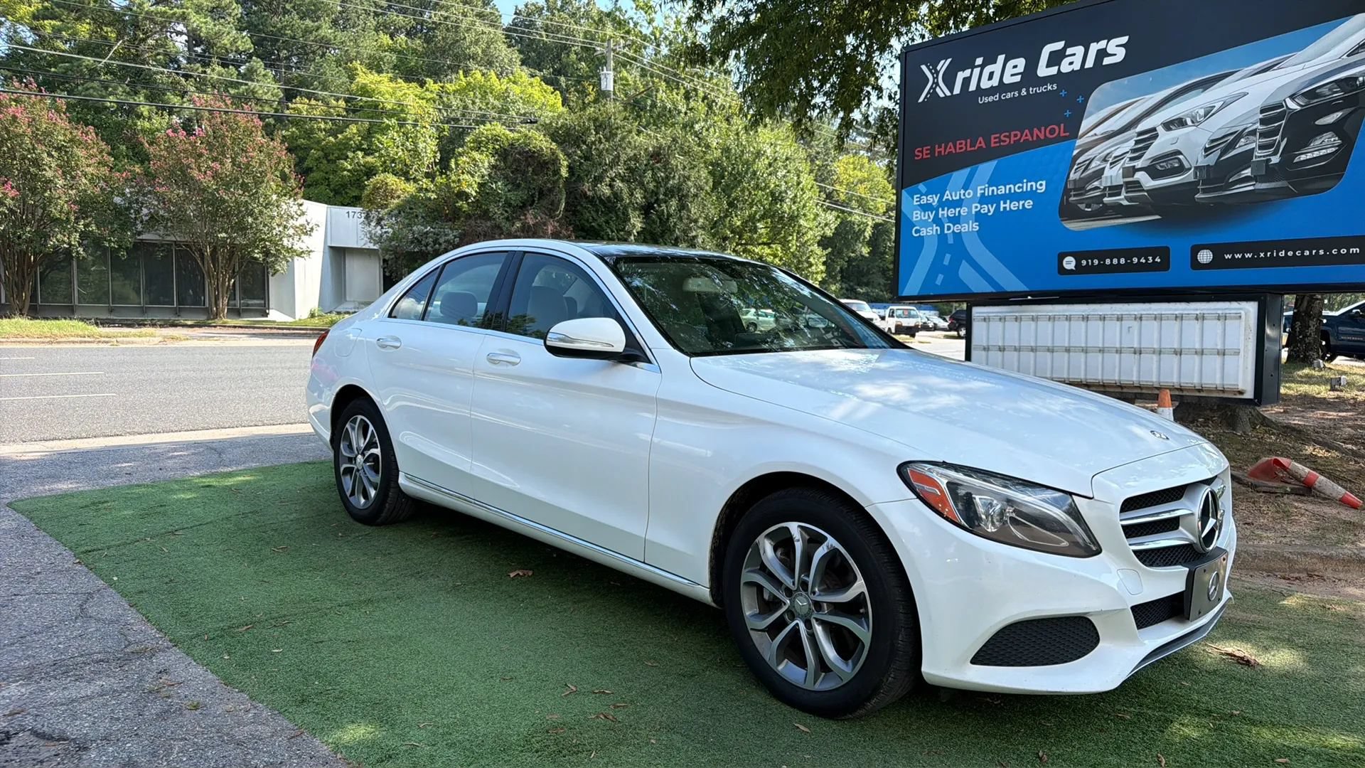 Used 2015 Mercedes-Benz C 300 4MATIC Sedan image 1