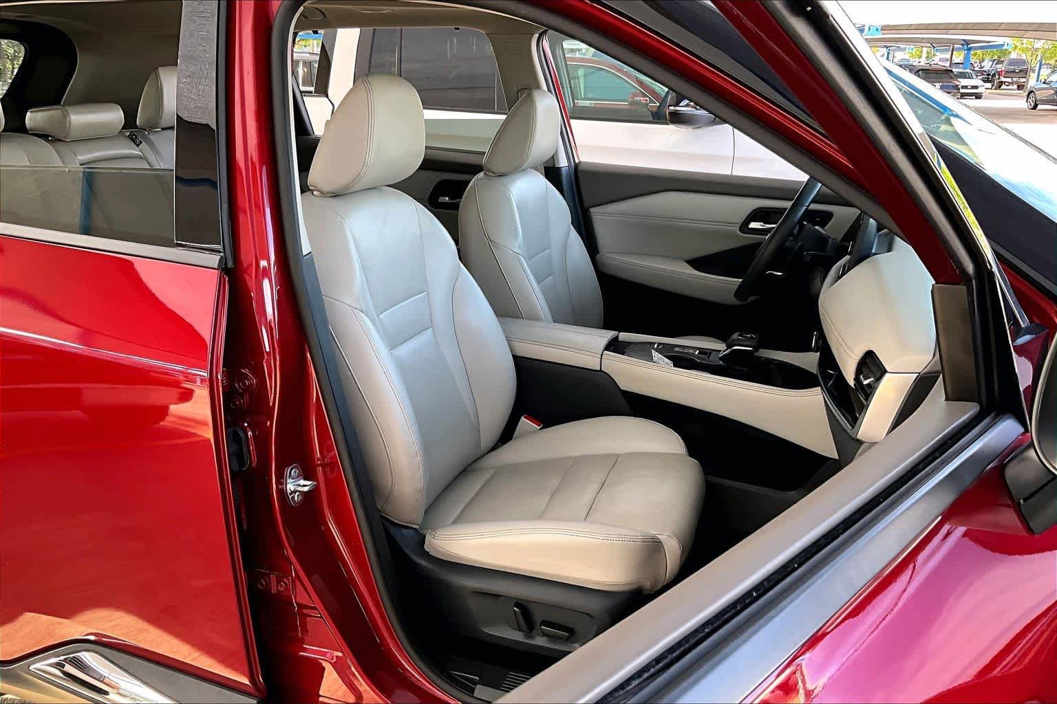 Used 2023 Nissan Rogue SL w/ SL Premium Package FWD image 9