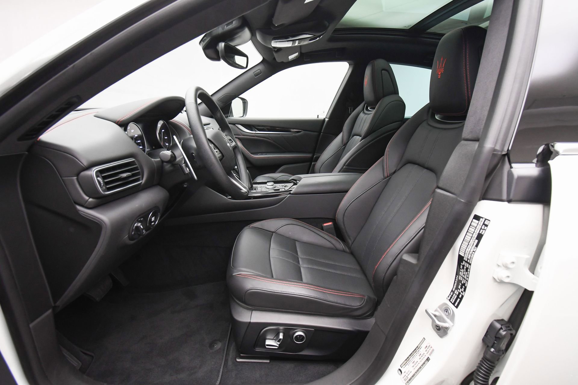 New 2024 Maserati Levante GT Ultima image 18