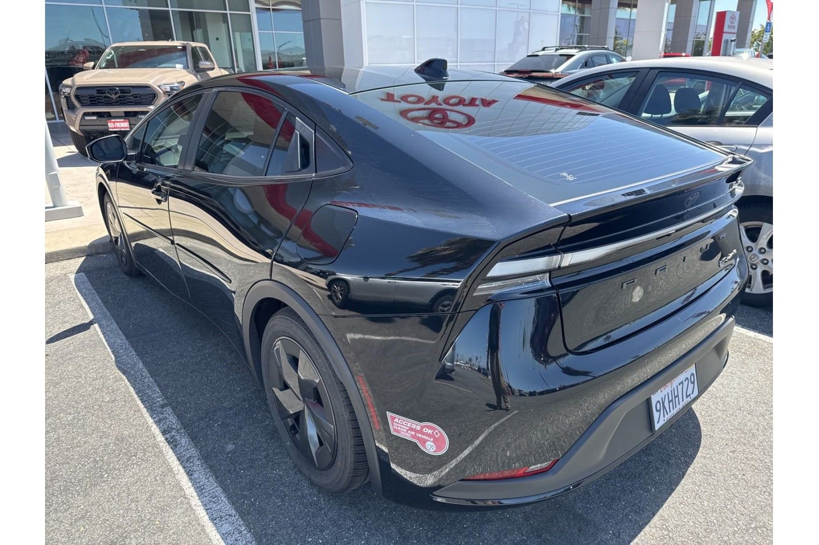 Used 2024 Toyota Prius Prime FWD image 5