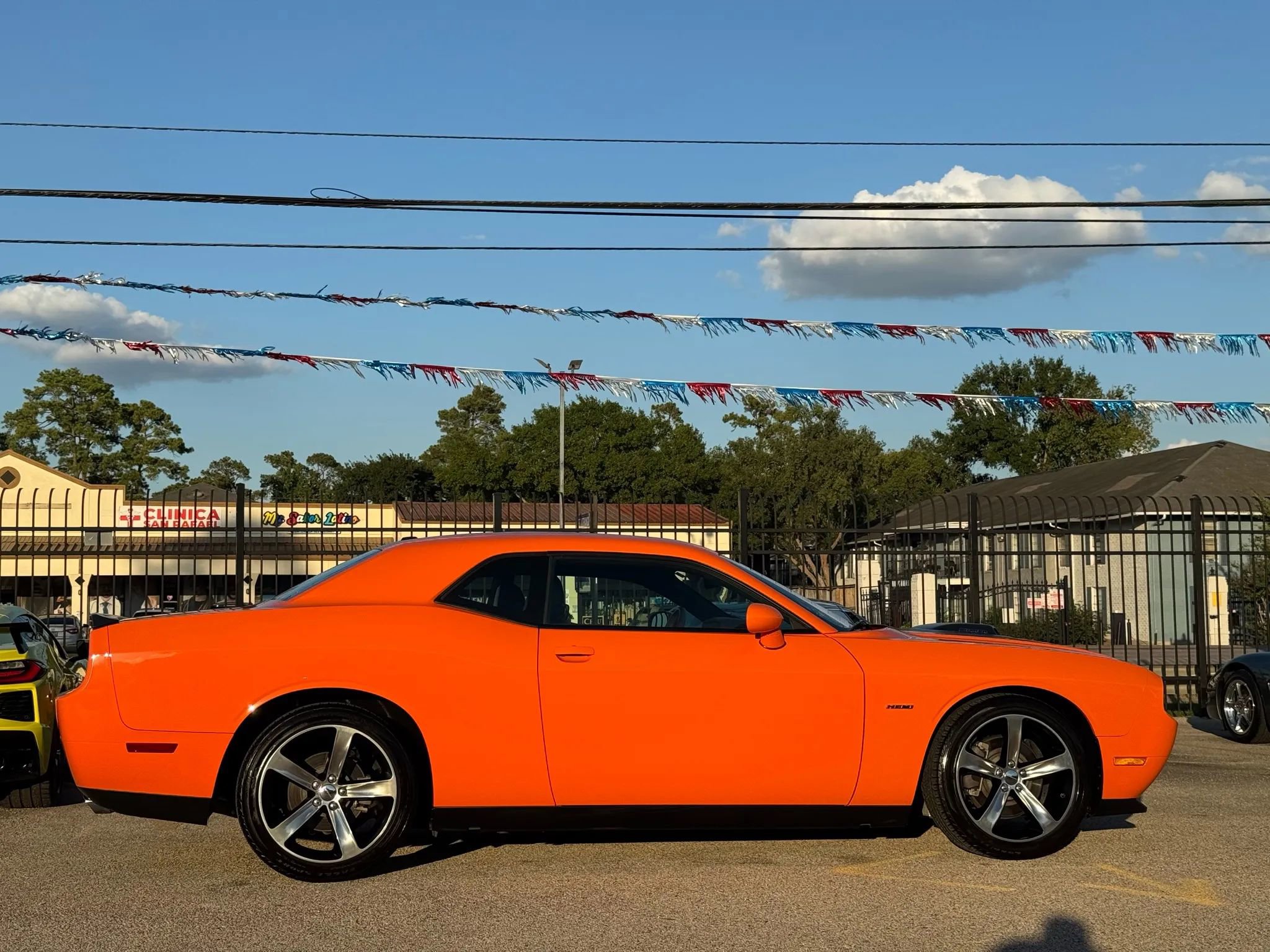 Used 2014 Dodge Challenger R/T image 9