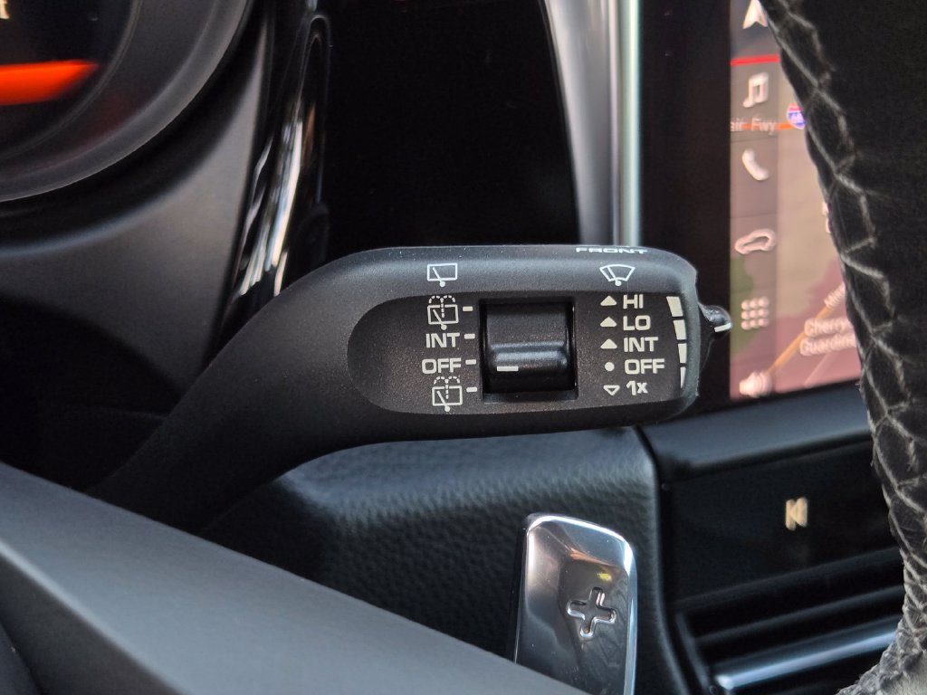 Used 2024 Porsche Macan AWD/4WD image 25